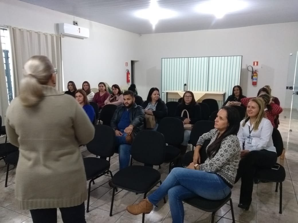 NRE de Loanda reúne representantes das Secretarias Municipais de Educação e fortalece o regime de colaboração do estado com os municípios da regional.