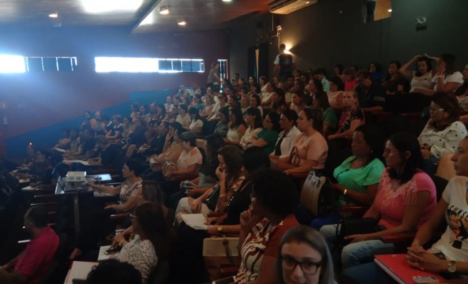 I ENCONTRO DE CAPACITAÇÃO PARA PROFISSIONAIS DA EDUCAÇÃO. I ENCONTRO DE CAPACITAÇÃO PARA PROFISSIONAIS DA EDUCAÇÃO.