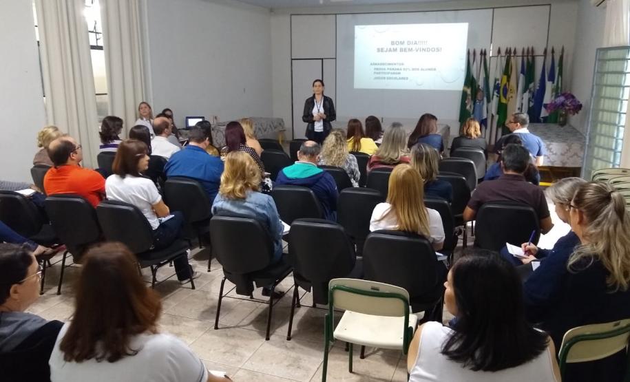 NRE LOANDA PROMOVE REUNIÃO COM DIRETORES(AS)