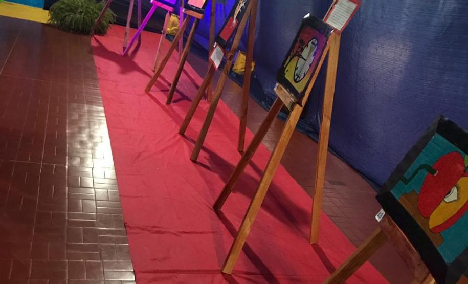 Exposição de trabalhos feita com baixo custo estimula o aprendizado na disciplina de Arte Exposição de trabalhos feita com baixo custo estimula o aprendizado na disciplina de Arte