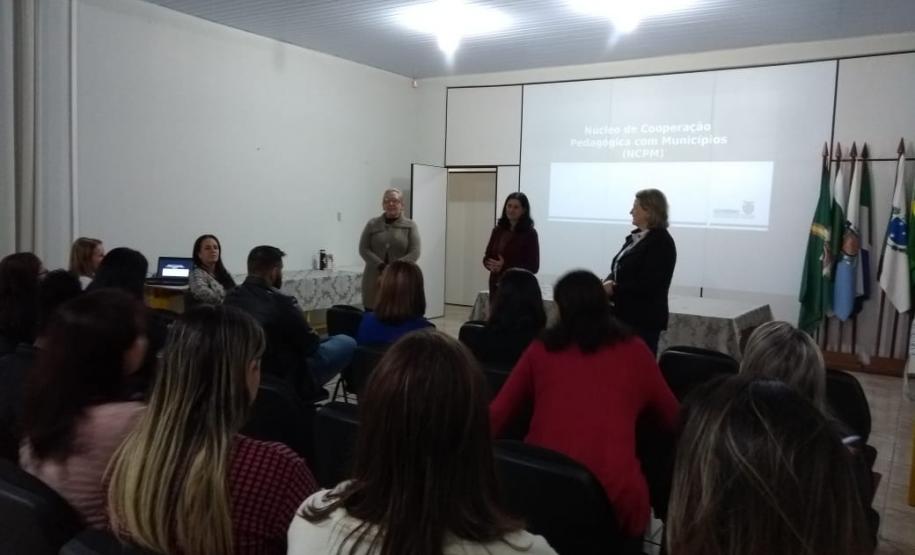 NRE de Loanda reúne representantes das Secretarias Municipais de Educação e fortalece o regime de colaboração do estado com os municípios da regional. NRE de Loanda reúne representantes das Secretarias Municipais de Educação e fortalece o regime de colaboração do estado com os municípios da regional.