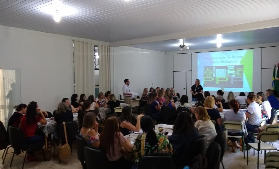 Equipe Pedagógica do NRE de Loanda realiza formação para Coordenadores Pedagógicos Municipais