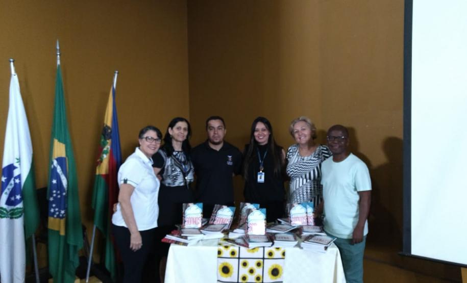 Divulgação do Livro do Projeto Socializando Sonhos: Vivências em Direitos Humanos Divulgação do Livro do Projeto Socializando Sonhos: Vivências em Direitos Humanos