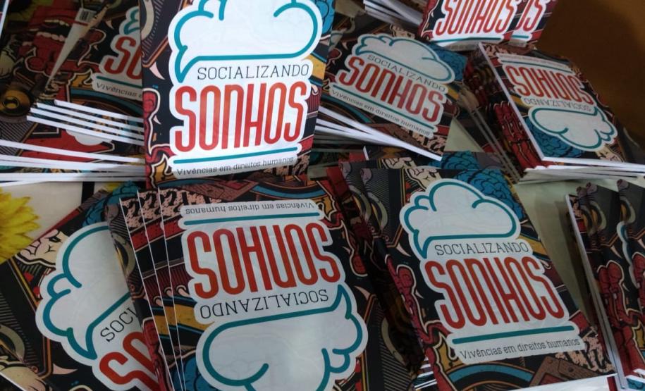 Divulgação do Livro do Projeto Socializando Sonhos: Vivências em Direitos Humanos Divulgação do Livro do Projeto Socializando Sonhos: Vivências em Direitos Humanos