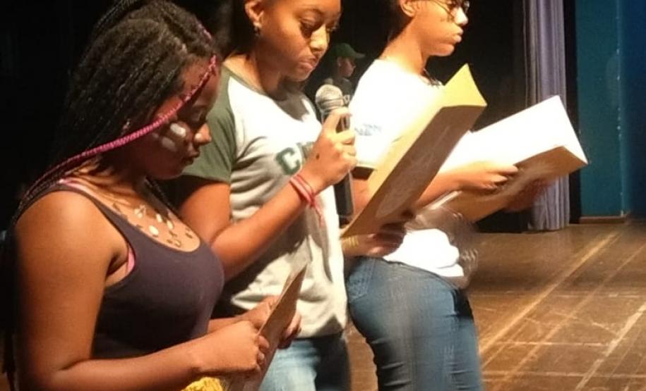 Primeira Mostra Cultural Africana, Afro-Brasileira e Indígena das escolas do Núcleo Regional de Educação de Loanda.