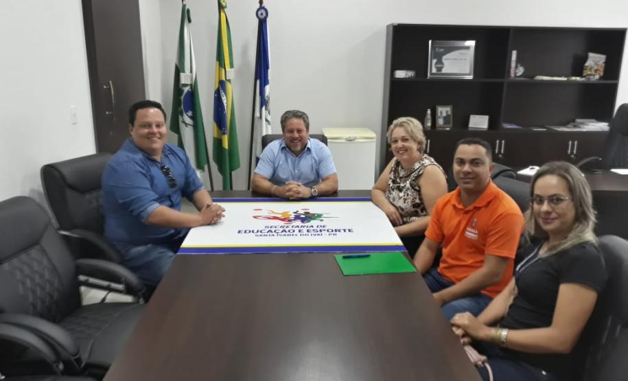 Assinatura do Termo de Compromisso para a realização dos 67° dos Jogos Escolares do Paraná