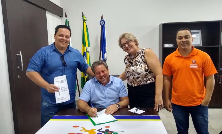 Assinatura do Termo de Compromisso para a realização dos 67° dos Jogos Escolares do Paraná