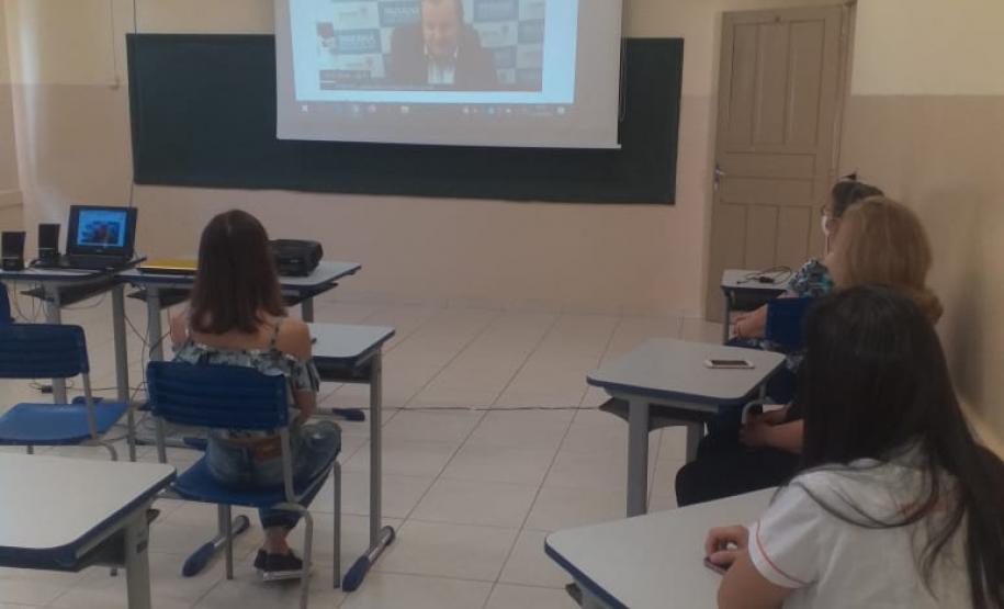 Aula Inaugural do Programa de Intercâmbio Internacional “Ganhando o Mundo” - NRE Loanda Aula Inaugural do Programa de Intercâmbio Internacional “Ganhando o Mundo” - NRE Loanda