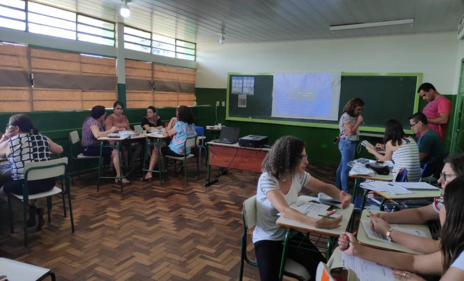 Equipe de Ensino acompanha Dias de Estudo e Planejamento nas Escolas